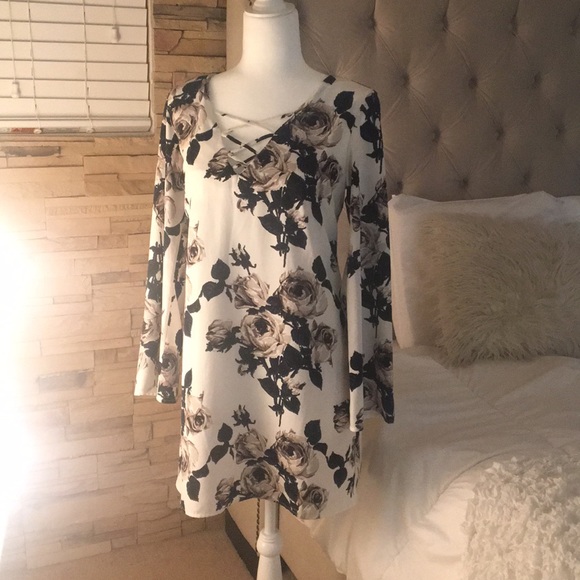 black and white floral dress - Picture 2 of 7